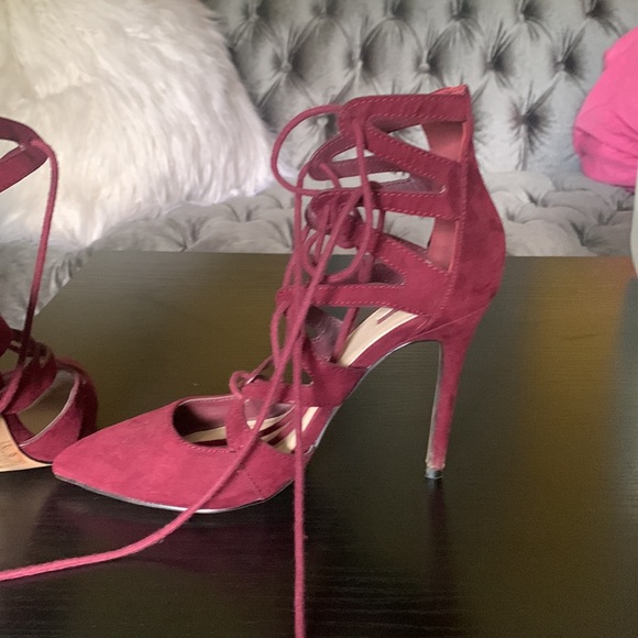 Burgundy faux suede tie up pumps with pointed toe, size 7 - Picture 5 of 9